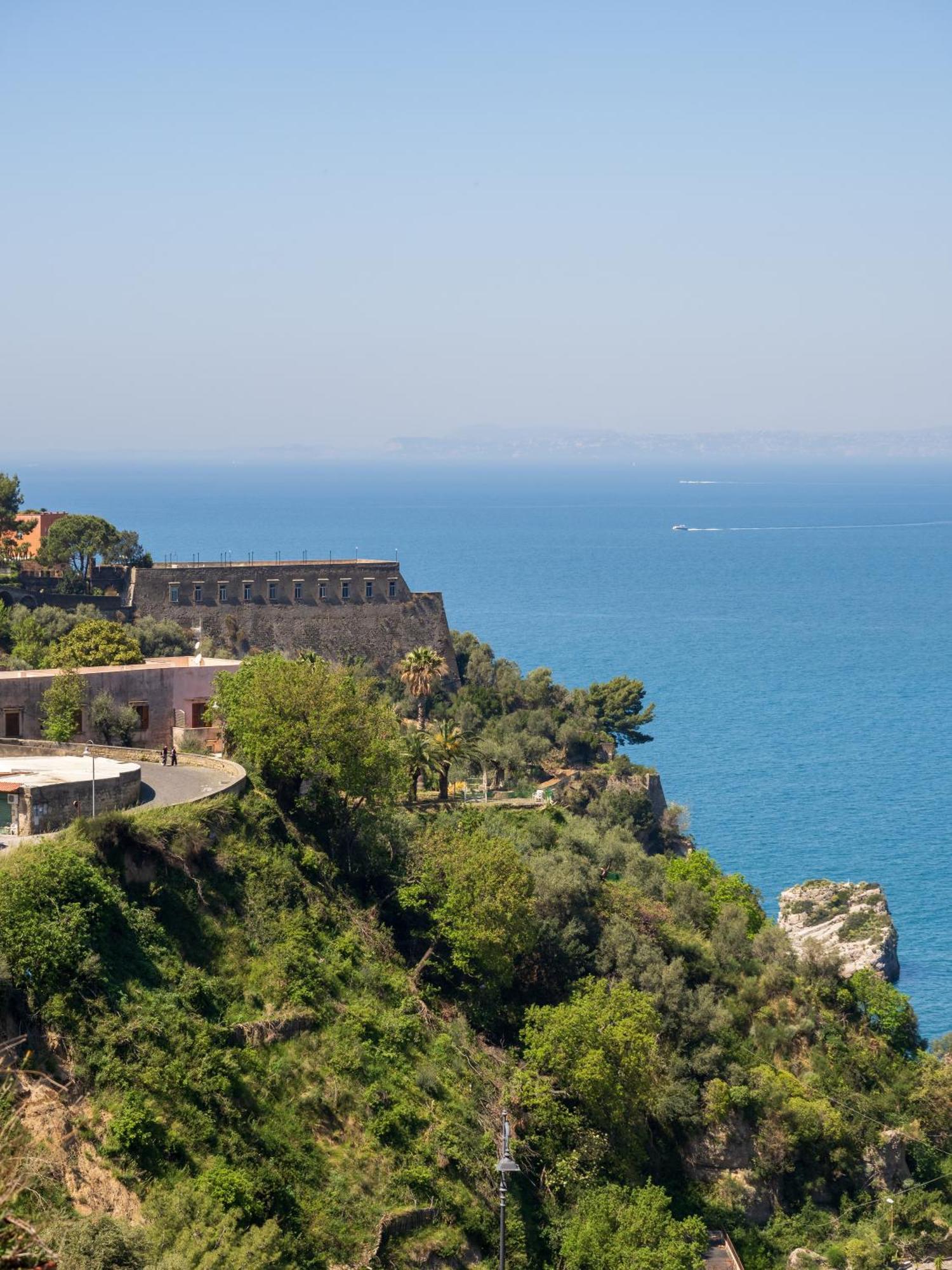 Апартаменты La Casa Del Golfo Вико-Экуенсе Экстерьер фото